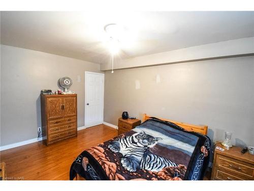 908-359 Geneva Street, St. Catharines, ON - Indoor Photo Showing Bedroom