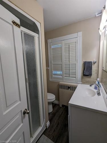 30 First Street, Welland, ON - Indoor Photo Showing Bathroom