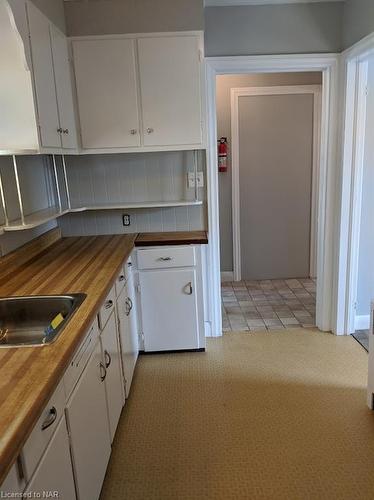 30 First Street, Welland, ON - Indoor Photo Showing Kitchen