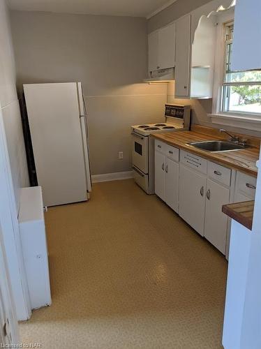 30 First Street, Welland, ON - Indoor Photo Showing Kitchen