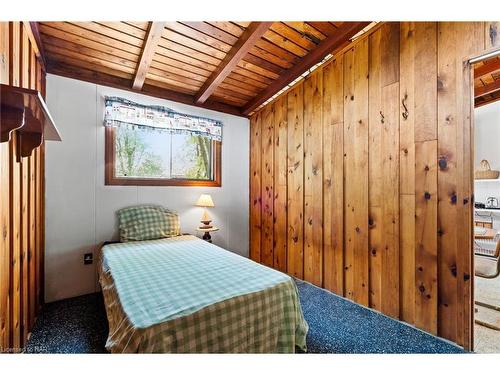 11111 Fletcher Avenue, Wainfleet, ON - Indoor Photo Showing Bedroom