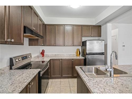 69 Esther Crescent, Thorold, ON - Indoor Photo Showing Kitchen With Double Sink