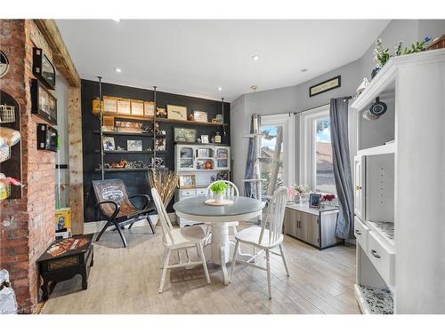 4825 Crysler Avenue, Niagara Falls, ON - Indoor Photo Showing Dining Room