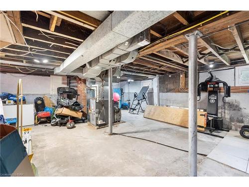 4825 Crysler Avenue, Niagara Falls, ON - Indoor Photo Showing Basement