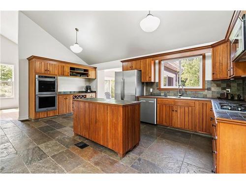 50672 Green Road S, Wainfleet, ON - Indoor Photo Showing Kitchen