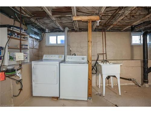 250 Niagara Street, St. Catharines, ON - Indoor Photo Showing Laundry Room