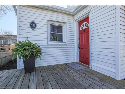 250 Niagara Street, St. Catharines, ON - Outdoor With Deck Patio Veranda With Exterior