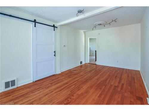 250 Niagara Street, St. Catharines, ON - Indoor Photo Showing Other Room