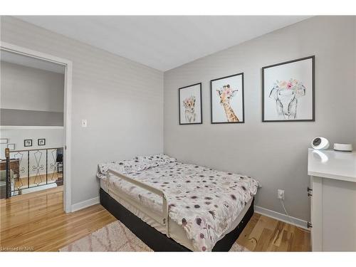 22 Sherman Drive, St. Catharines, ON - Indoor Photo Showing Bedroom