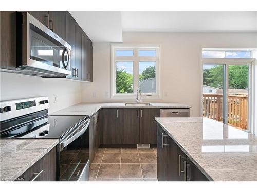 45-150 Glendale Avenue, St. Catharines, ON - Indoor Photo Showing Kitchen With Upgraded Kitchen