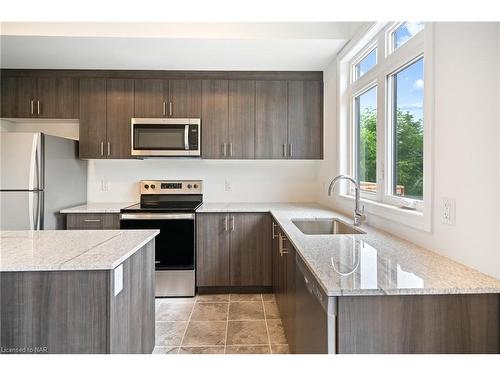 45-150 Glendale Avenue, St. Catharines, ON - Indoor Photo Showing Kitchen With Upgraded Kitchen