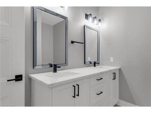 265 Lancaster Drive, Port Colborne, ON - Indoor Photo Showing Bathroom