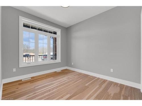 265 Lancaster Drive, Port Colborne, ON - Indoor Photo Showing Other Room