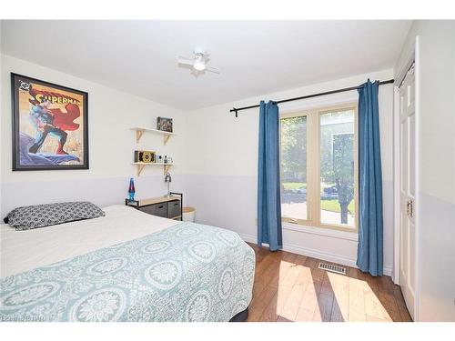 2459 Noella Crescent, Niagara Falls, ON - Indoor Photo Showing Bedroom