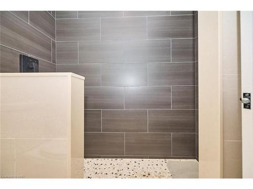 2459 Noella Crescent, Niagara Falls, ON - Indoor Photo Showing Bathroom