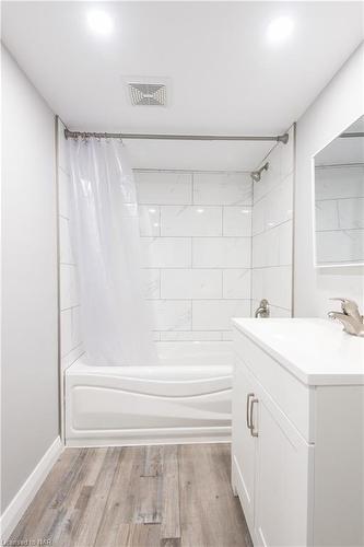 191 Russell Avenue, St. Catharines, ON - Indoor Photo Showing Bathroom