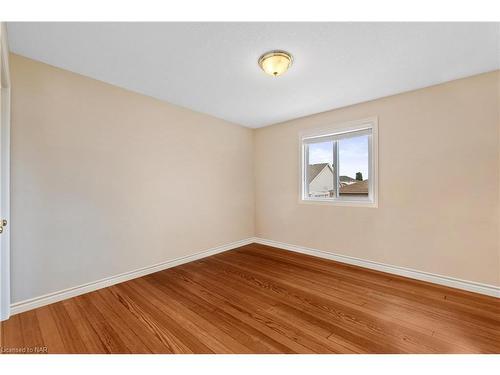 4476 Connell Avenue, Niagara Falls, ON - Indoor Photo Showing Other Room