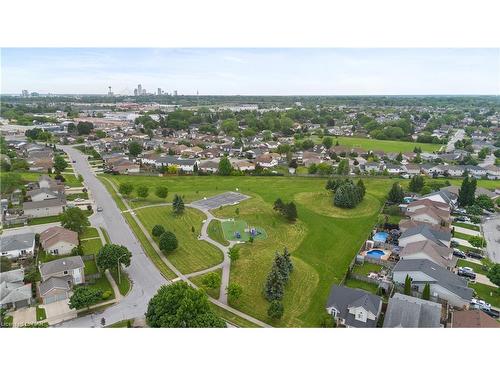 4476 Connell Avenue, Niagara Falls, ON - Outdoor With View