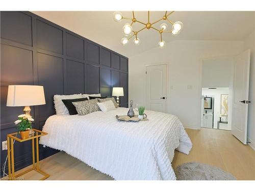 8414 Atack Court, Niagara Falls, ON - Indoor Photo Showing Bedroom