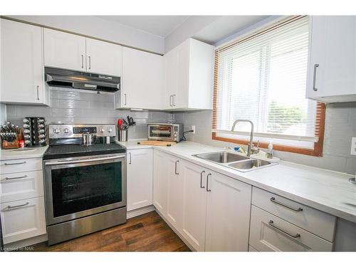 6-63 Empire Street, Welland, ON - Indoor Photo Showing Kitchen With Double Sink