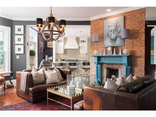 1354 York Road, St. Davids, ON - Indoor Photo Showing Living Room With Fireplace