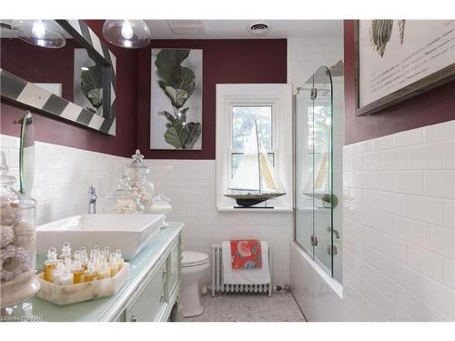 1354 York Road, St. Davids, ON - Indoor Photo Showing Bathroom