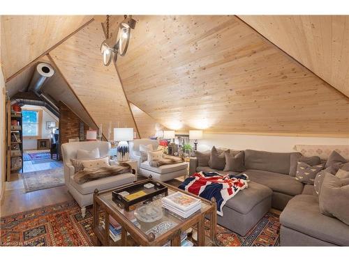 1354 York Road, St. Davids, ON - Indoor Photo Showing Living Room