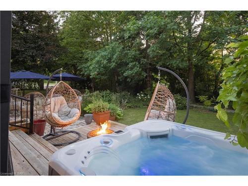 1354 York Road, St. Davids, ON - Outdoor With Backyard