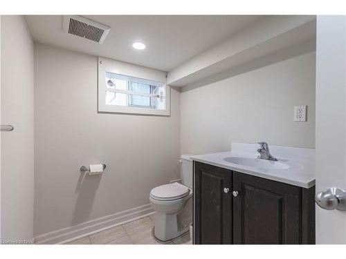 150 Welland Avenue, St. Catharines, ON - Indoor Photo Showing Bathroom