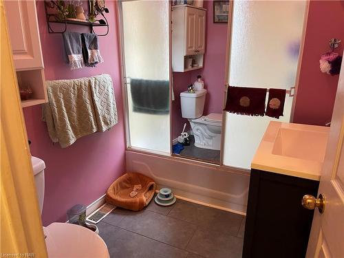 254 Emerick Avenue, Fort Erie, ON - Indoor Photo Showing Bathroom