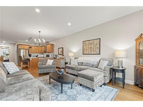 30 Campbell Street, Thorold, ON - Indoor Photo Showing Living Room