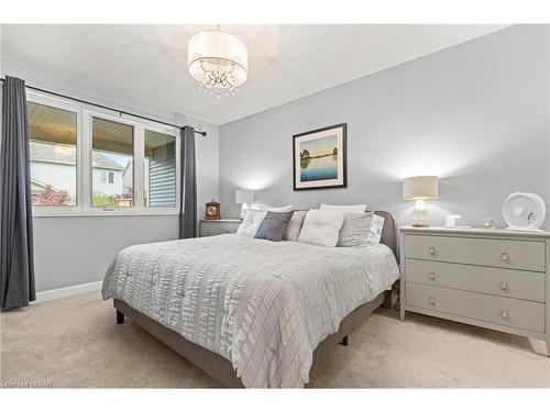 30 Campbell Street, Thorold, ON - Indoor Photo Showing Bedroom