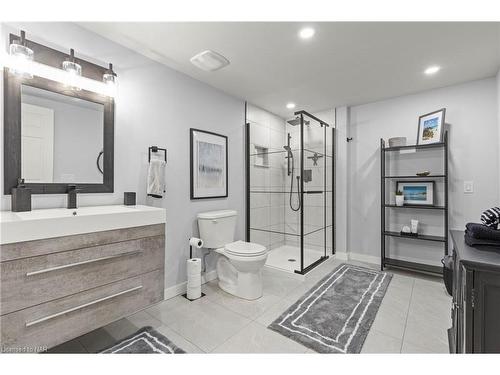 30 Campbell Street, Thorold, ON - Indoor Photo Showing Bathroom