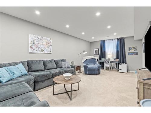 30 Campbell Street, Thorold, ON - Indoor Photo Showing Living Room