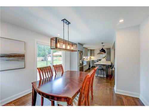 6611 Culp Street, Niagara Falls, ON - Indoor Photo Showing Dining Room