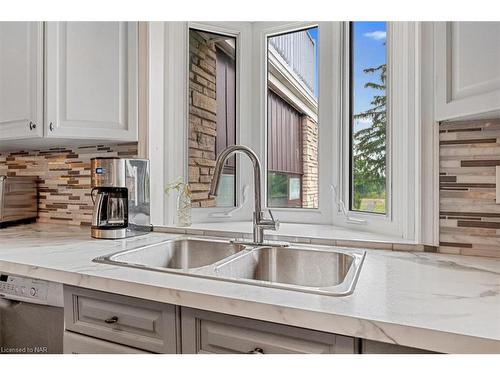 415 Lyons Creek Road, Welland, ON - Indoor Photo Showing Kitchen With Double Sink