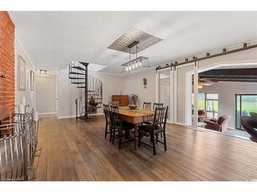 415 Lyons Creek Road, Welland, ON - Indoor Photo Showing Dining Room