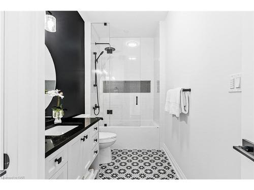 7490 Sherrilee Crescent, Niagara Falls, ON - Indoor Photo Showing Bathroom