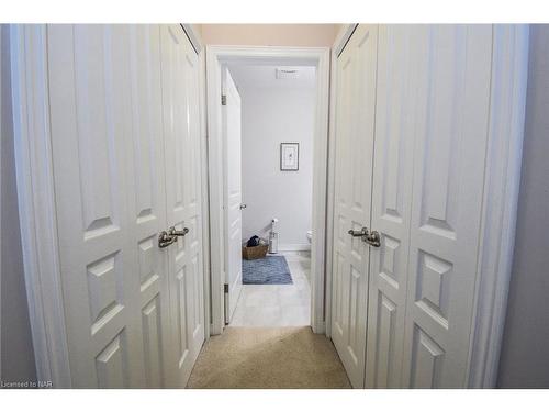 16 Ellis Avenue, St. Catharines, ON - Indoor Photo Showing Other Room