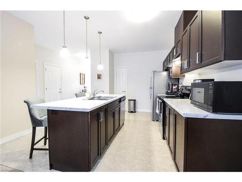 16 Ellis Avenue, St. Catharines, ON - Indoor Photo Showing Kitchen With Double Sink