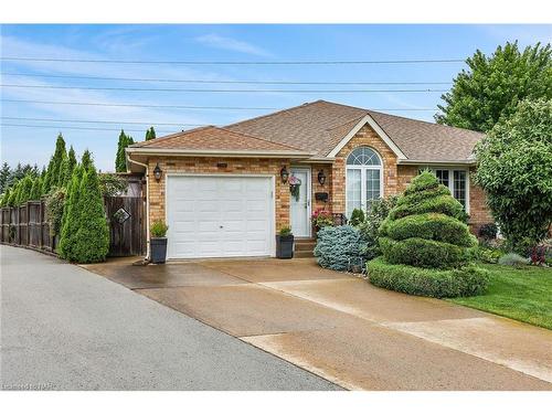 7799 Yvette Crescent, Niagara Falls, ON - Outdoor With Facade