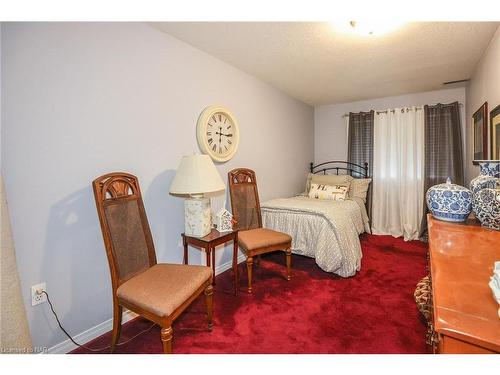 7799 Yvette Crescent, Niagara Falls, ON - Indoor Photo Showing Bedroom