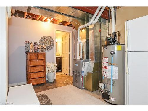 7799 Yvette Crescent, Niagara Falls, ON - Indoor Photo Showing Basement