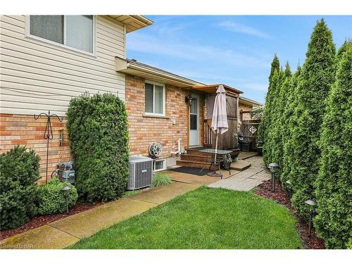 7799 Yvette Crescent, Niagara Falls, ON - Outdoor