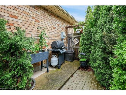 7799 Yvette Crescent, Niagara Falls, ON - Outdoor With Deck Patio Veranda