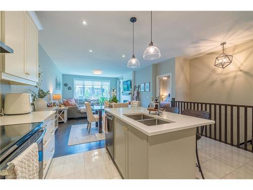 50 Andrew Lane, Thorold, ON - Indoor Photo Showing Kitchen With Double Sink