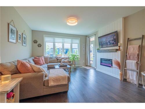 50 Andrew Lane, Thorold, ON - Indoor Photo Showing Living Room With Fireplace