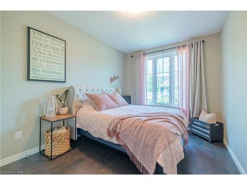 50 Andrew Lane, Thorold, ON - Indoor Photo Showing Bedroom