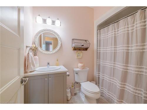 50 Andrew Lane, Thorold, ON - Indoor Photo Showing Bathroom