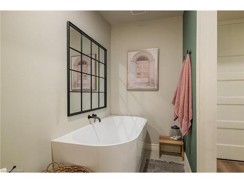 50 Andrew Lane, Thorold, ON - Indoor Photo Showing Bathroom